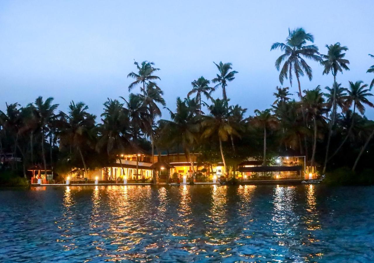 VOYE HOMES Majestic Lake&Beach Resort Varkala Paravūr Exterior foto