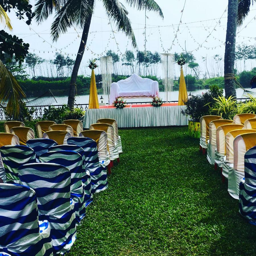 VOYE HOMES Majestic Lake&Beach Resort Varkala Paravūr Exterior foto